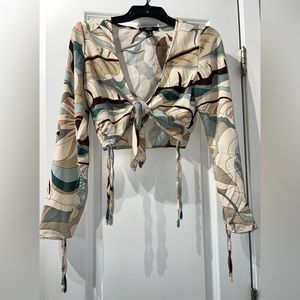 Trendy Tropical Abstract Tie Crop